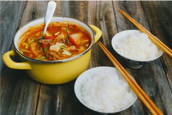 Khám phá 10 món ngon làm từ kim chi cải thảo Hàn Quốc