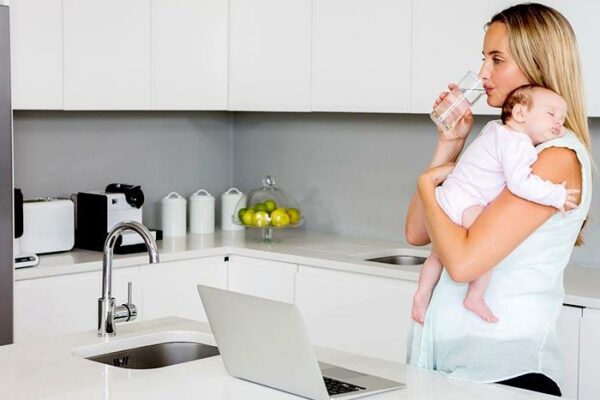 Cho con bú uống collagen được không? Lợi bất cập hại thế nào?