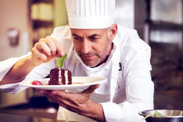 Cách phân biệt Chef và Chief trong tiếng Anh chi tiết nhất Cách phân biệt Chef và Chief trong tiếng Anh chi tiết nhất