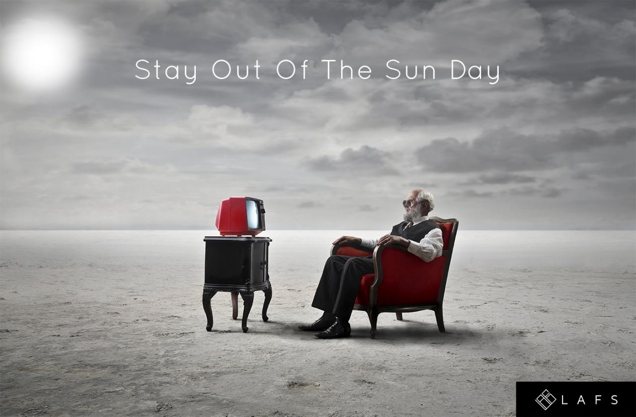 Stay Out là gì và cấu trúc cụm từ Stay Out trong câu Tiếng Anh