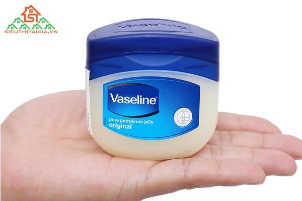 Vaseline có dưỡng mi được không?