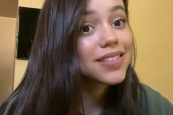 Jenna Ortega là ai? Diễn viên “gây sốt” khi đóng vai Wednesday Addams