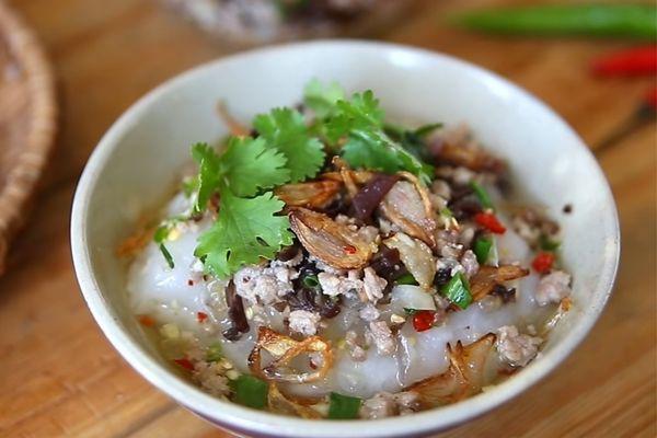 Thưởng thức 12 món ăn vặt mùa đông lạnh ở Hà Nội nóng hổi vừa thổi vừa ăn