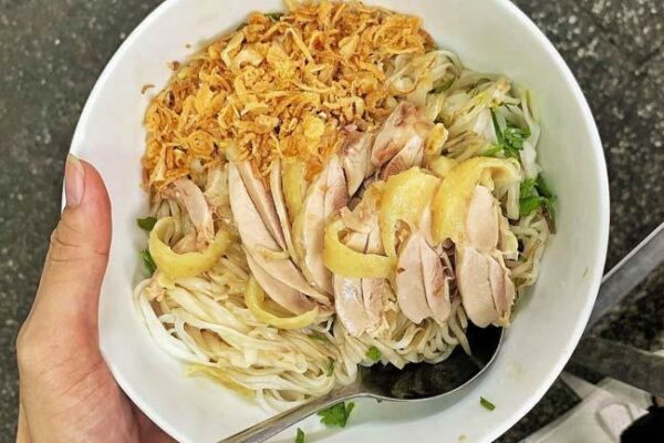 Phở Gà Nguyệt: 6 Lý do khiến quán luôn đông nghịt khách