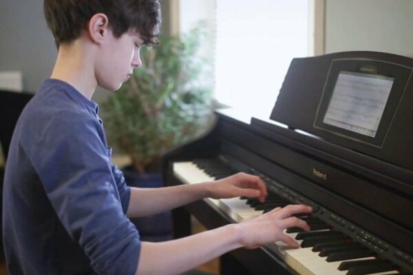 Giải đáp: Một khóa học Piano mất bao nhiêu tiền là hợp lý? 