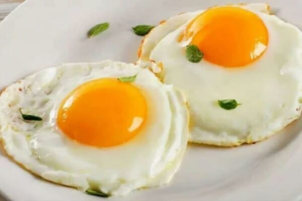 Trứng chiên bao nhiêu calo? Mức độ ăn trứng phù hợp trong 1 tuần